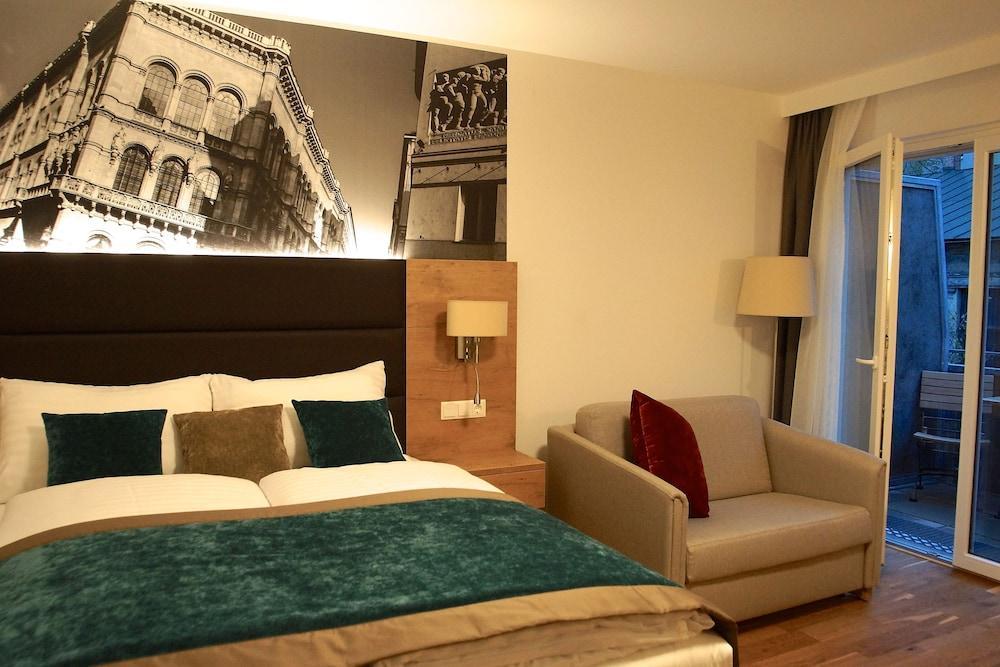 Parks 73 The Townhouse Hotel
